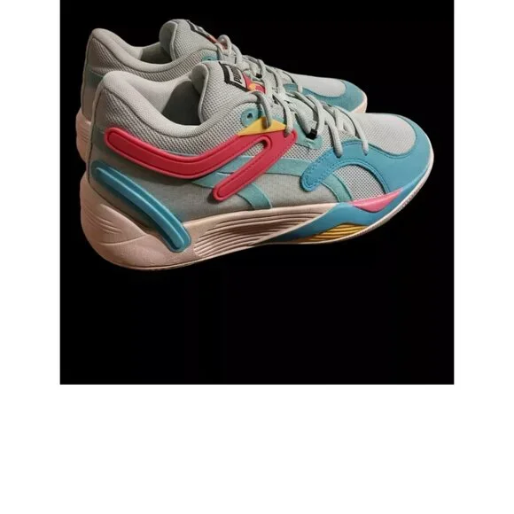 PUMAS - Picture 2 of 3